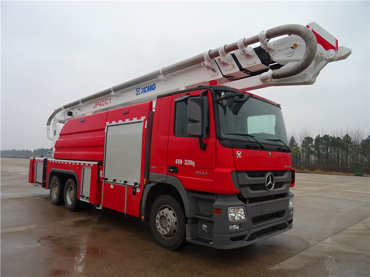 XCMG official 42m water and foam tower fire truck JP42C1 multi-functional fire fighter trucks price